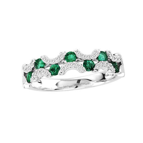 EMERALD AND DIAMOND RING